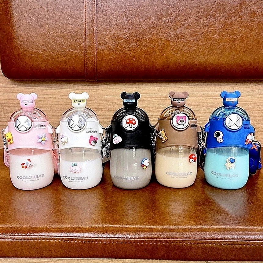 Bình Nước Nhựa Có Ống Hút Hình Gấu Bạo Lực Dễ Thương 2022