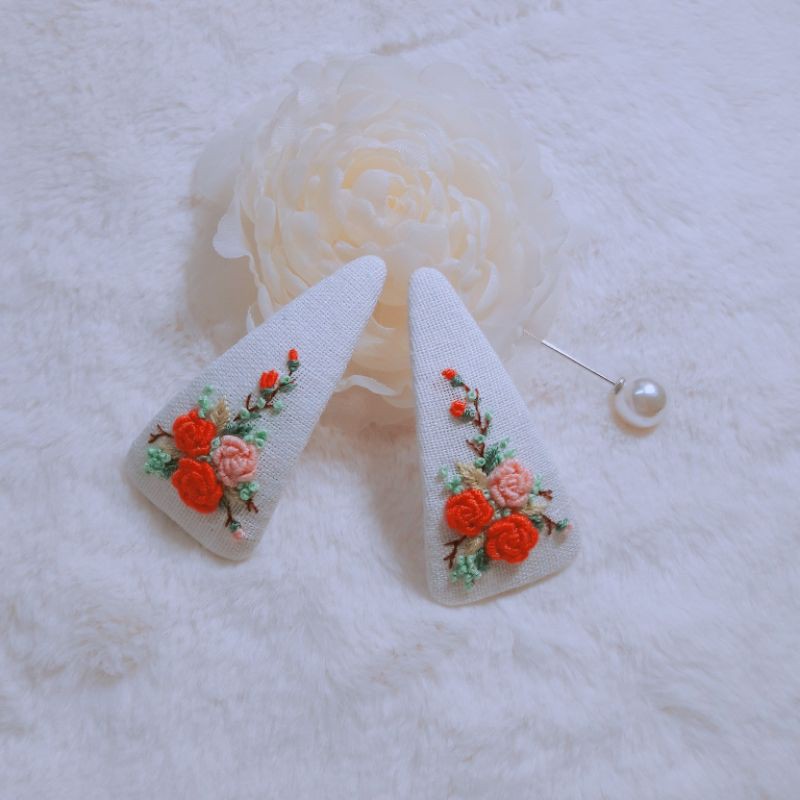 KẸP TÓC THÊU TAY/ 1 CHIẾC