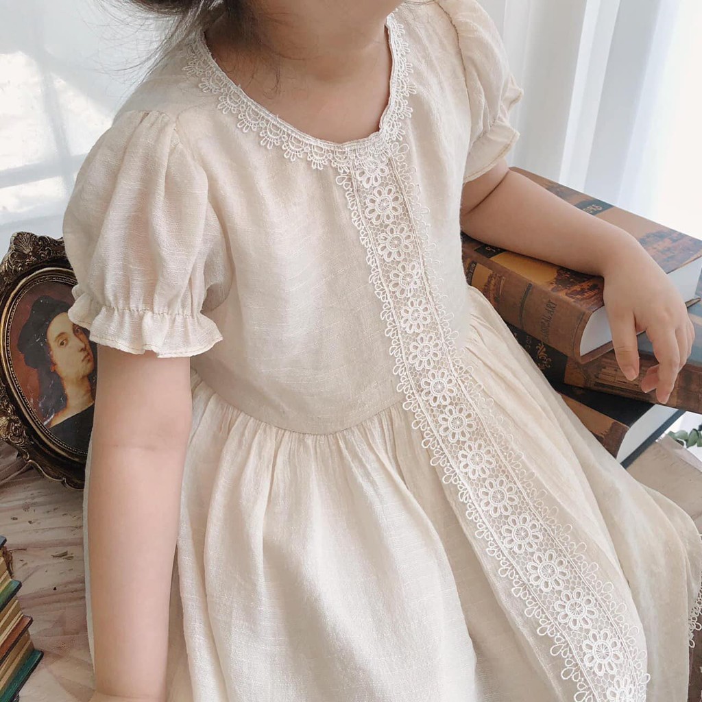 Đầm đũi trắng pha ren xinh xắn cho bé gái