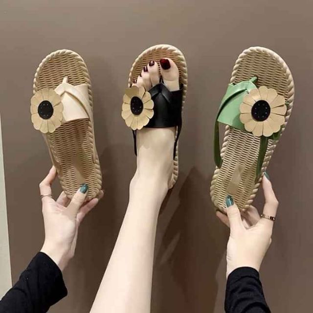 Dép sỏ ngón nhựa hoa cúc