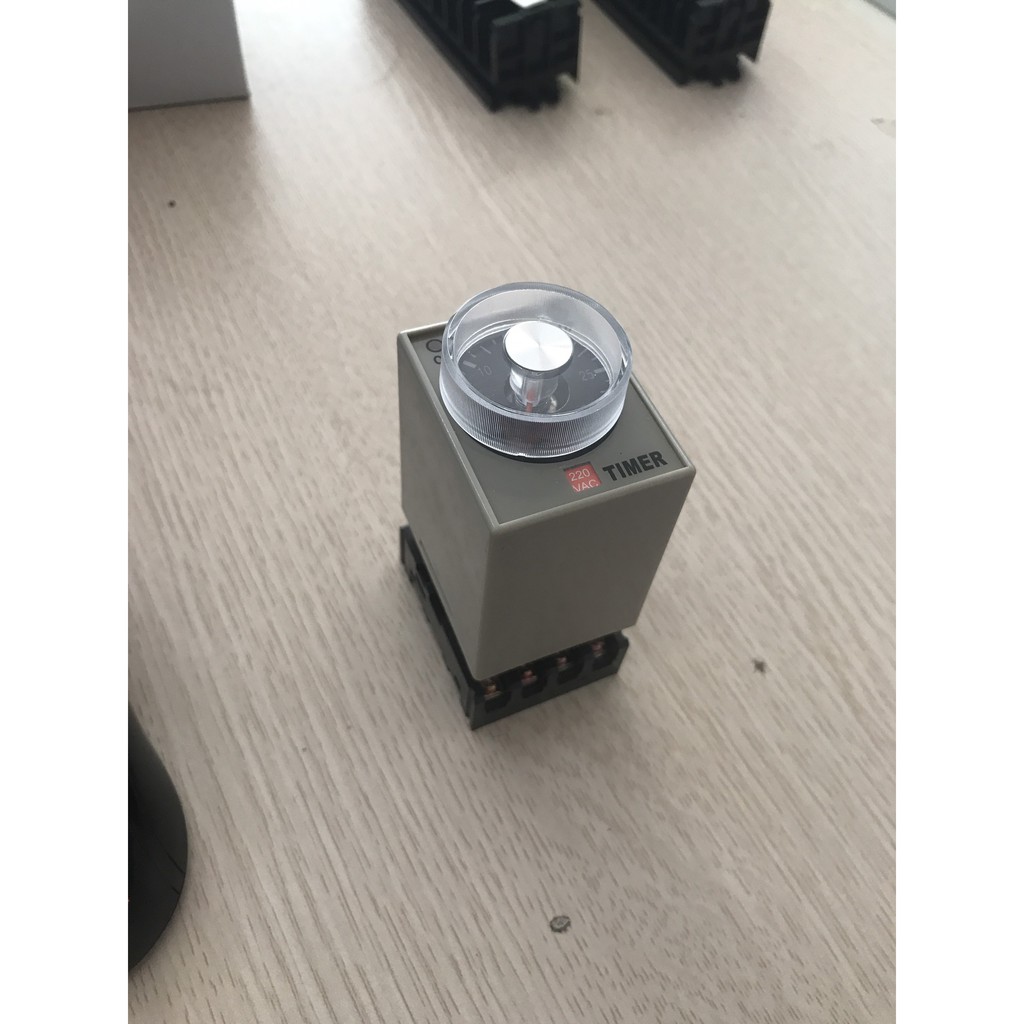 Rơ le thời gian 220VAC 30s 60s cả đế