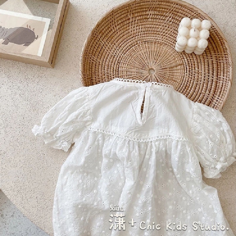 Bộ Áo Ren Ngắn Tay + Quần Short Màu Xanh Lá Thời Trang Cho Bé Gái