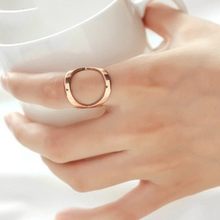 Nhẫn nữ cá tính titan không đen tt 2384