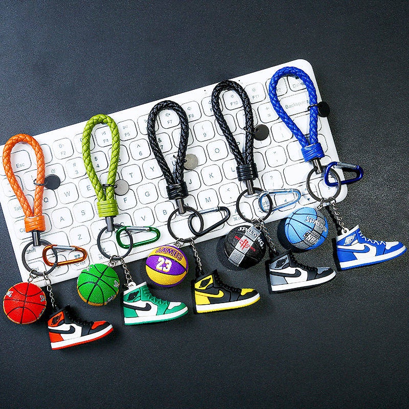Mini AJ Basketball Shoes Key Chain Creative Childen of Heaver Model Hand-Made Pendant Car Key Ring Hanging Ornaments for Men and Women 55n8