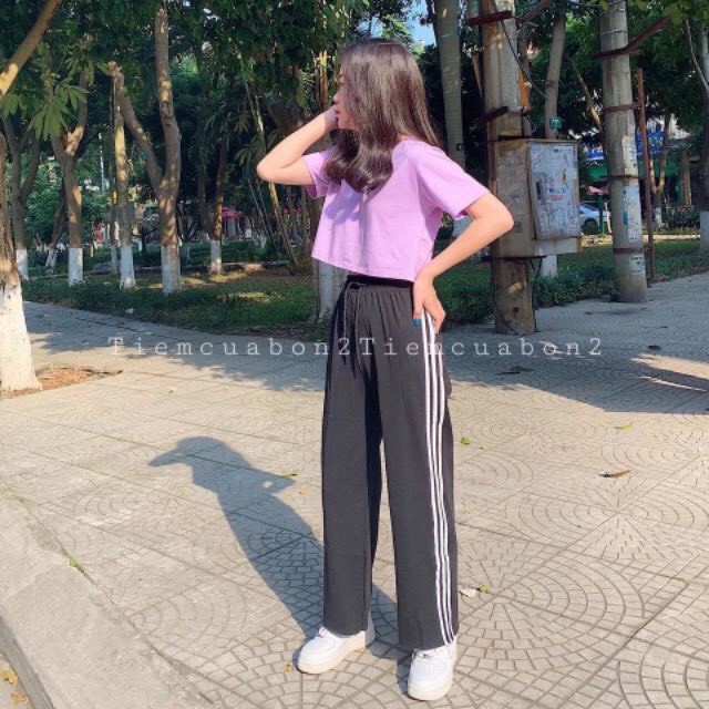 Áo croptop trơn cổ tim đơn giản