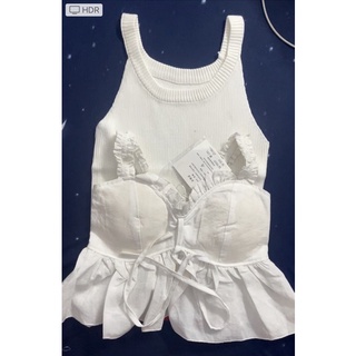 Áo dây trắng lộn xộn