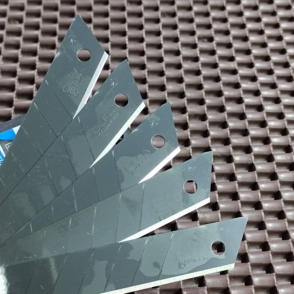 Lưỡi dao cắt 18mm OLFA LBB50K Nhật Bản