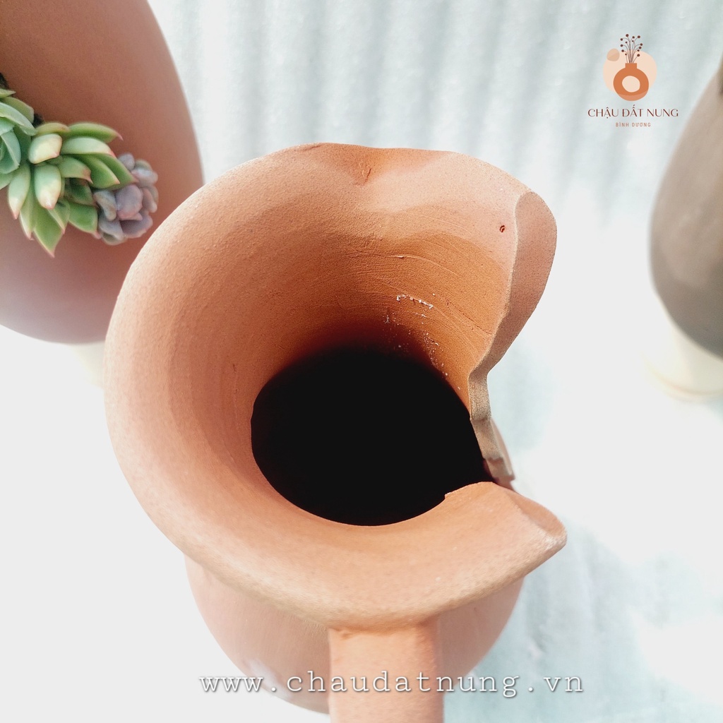 Chậu đất nung, Chậu sen đá - Bình sữa cắt vân mây, miệng chậu 10cm, chiều cao 29cm