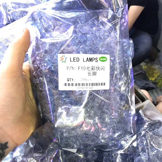 Led 7 mầu phi 10 ( 250 con )