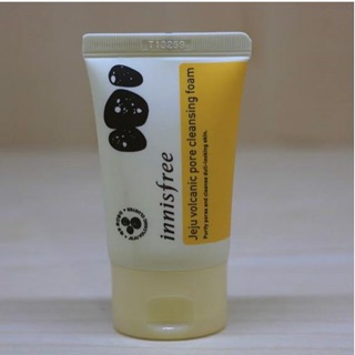 Sữa Rửa Mặt Tro Núi Lửa Innisfree Jeju Volcanic Pore Cleansing Foam -30ml