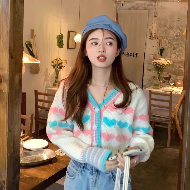 Áo khoác len lửng cổ tim họa tiết hình tim