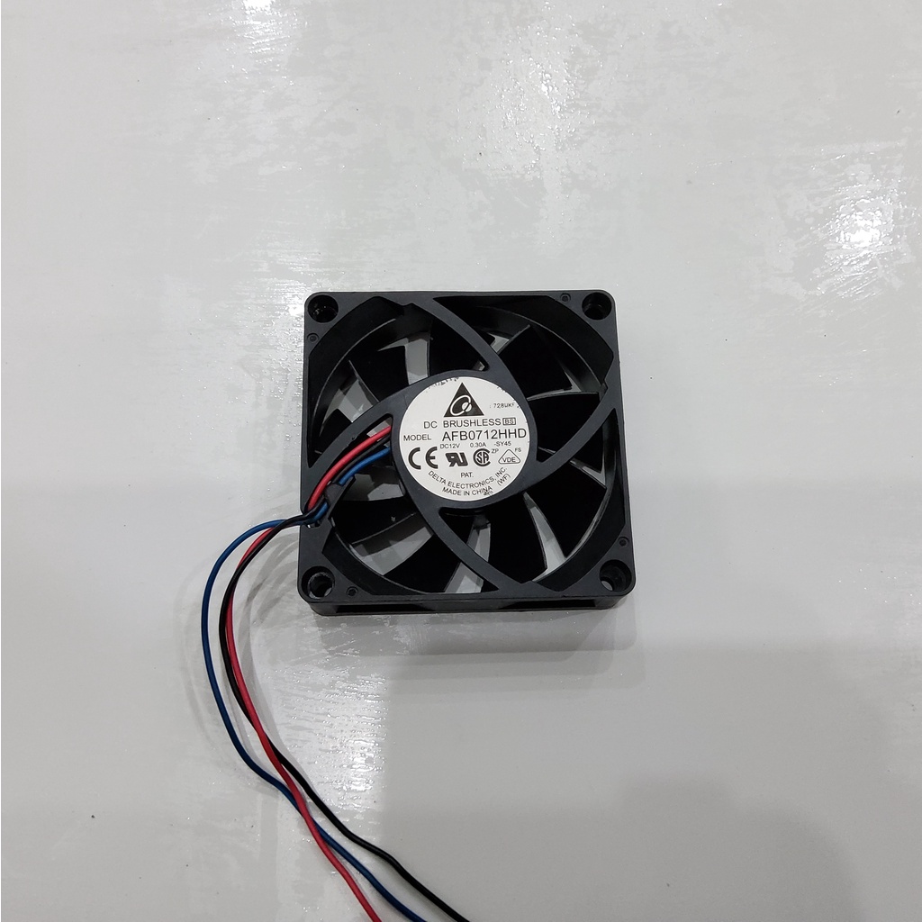 Quạt tản nhiệt 7x7cm 12v 0.7A