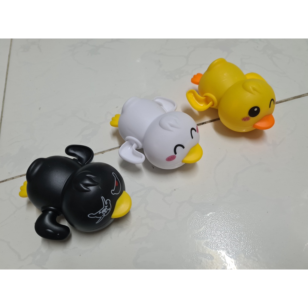 Vịt bơi dây cót thả nước - Đồ chơi nhà tắm cho bé