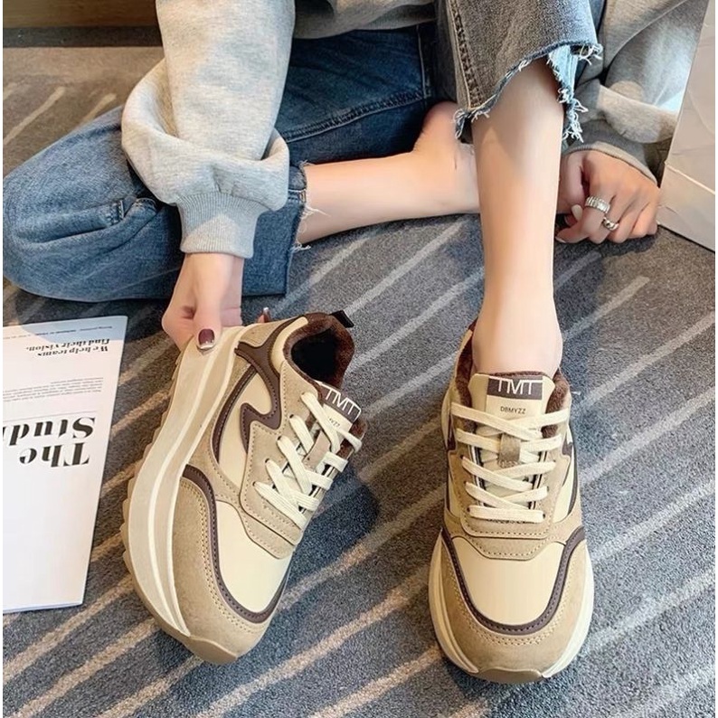 Giày Thể Thao Nữ Độn Đế Viền Nâu