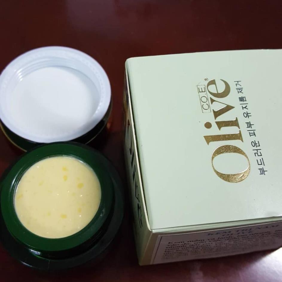 KEM DƯỠNG TRẮNG DA QUEEN OLIVE 20G