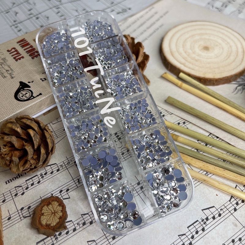 Đá YHB cao cấp màu trắng trong