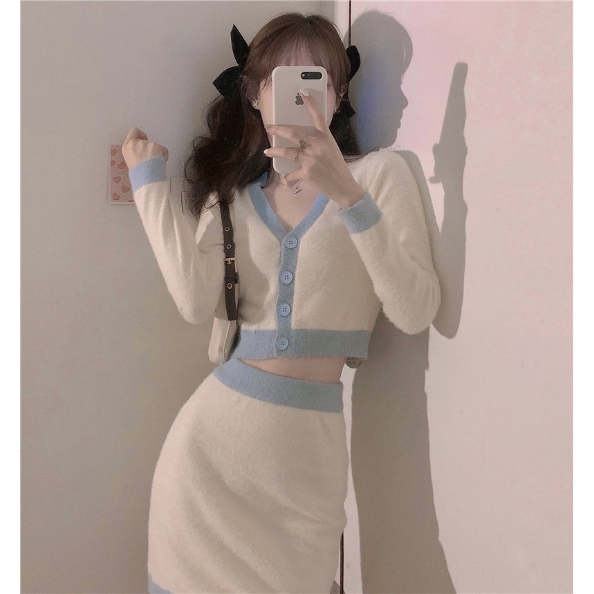 Set áo len tay dài croptop cổ V có cúc áo trắng xanh + váy suông ngắn len ulzzang