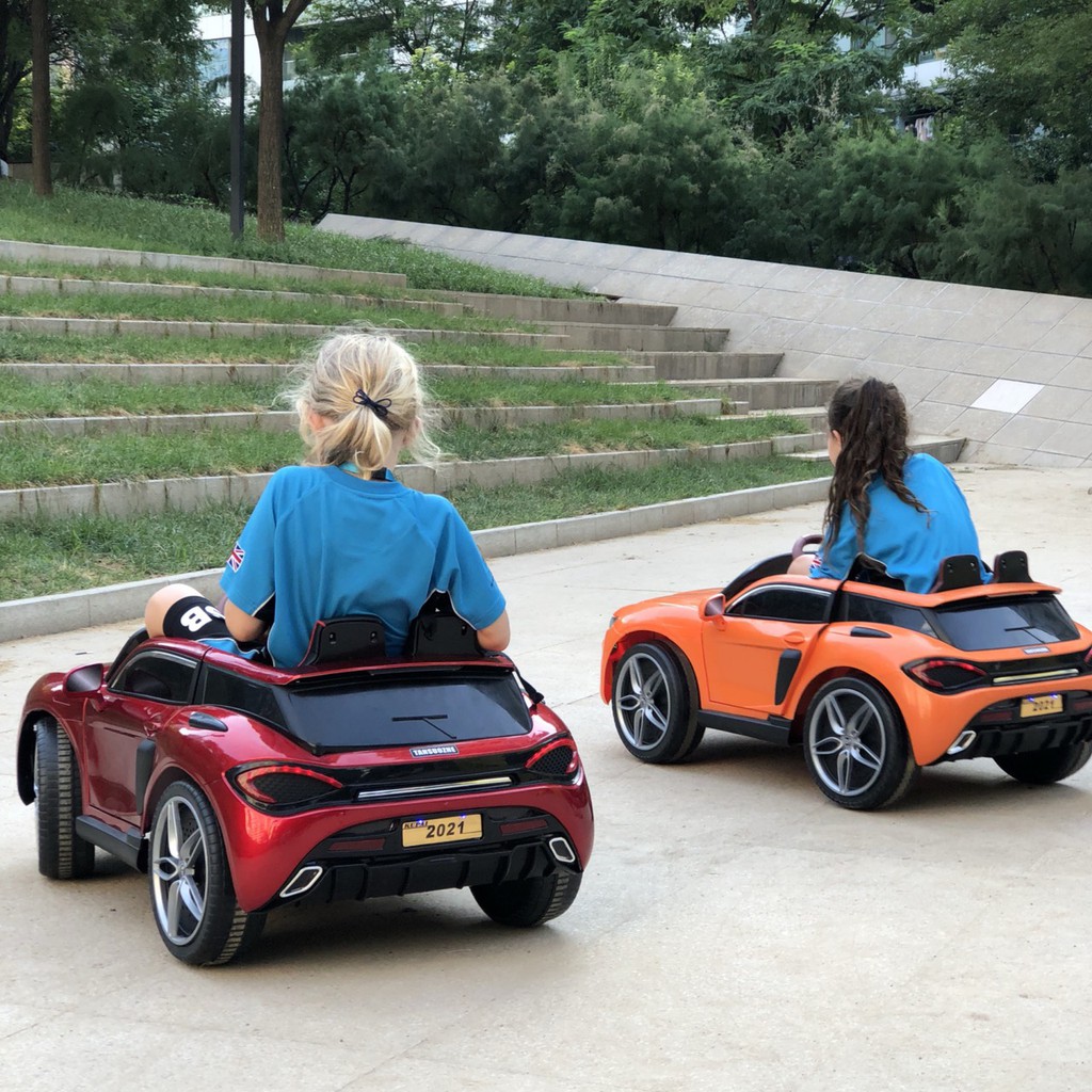 Ô tô xe điện trẻ em BABY-KID KUPAI-2021 2 chỗ, với 04 động cơ công suất lớn, ắc qui 12v/7ah cho bé - Bảo hành 06 tháng