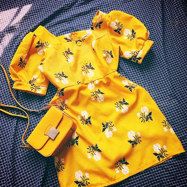 Váy hoa cúc vàng siêu xinh