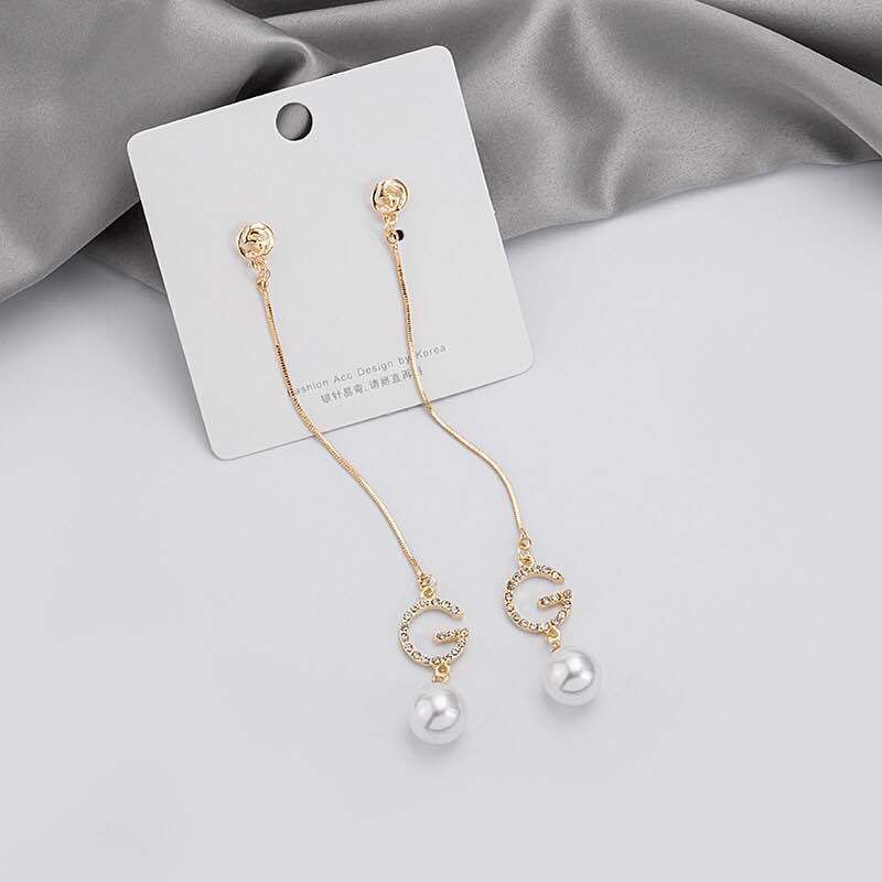 Hoa tai nữ tua rua chữ G