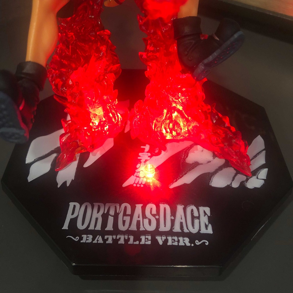 Figure / Mô hình Ace Chiến Đấu 15 cm có LED