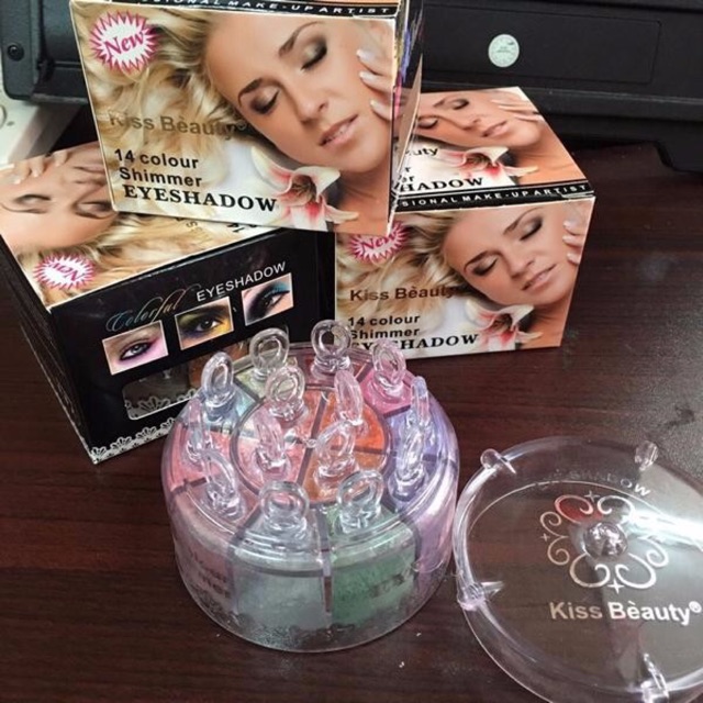 Phấn mắt Kiss Beauty 14 màu