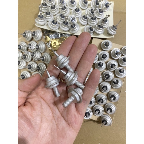 Điot 10 A Nga mới