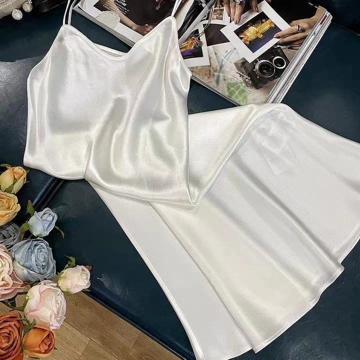 Đồ ngủ Hai Dây Dáng Chữ A Vải Satin Hở Lưng Gợi Cảm Cho Nữ