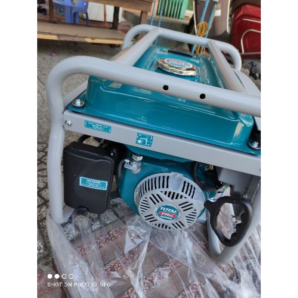 Máy phát điện Total 3.5kí đề/giật nổ có bánh xe