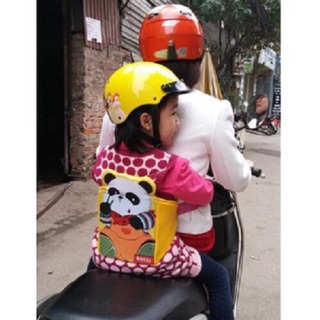 Đai đi xe máy an toàn cho bé
