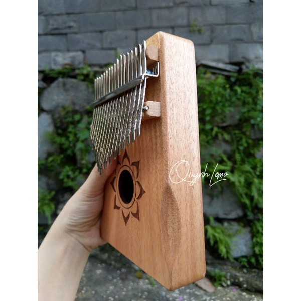 Đàn kalimba 17 phím hộp gỗ cộng hưởng hoa sen QUYNHLEMO, Đàn piano ngón tay cái tặng phụ kiện kalimba