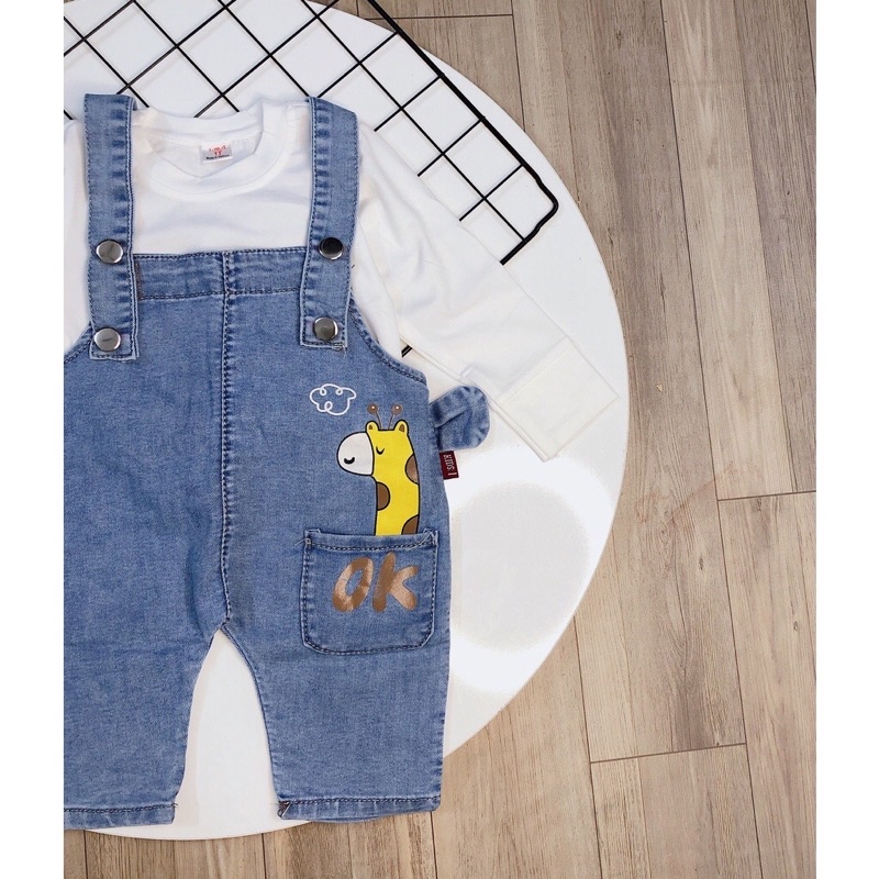 set 2  chi tiết yếm bò và áo