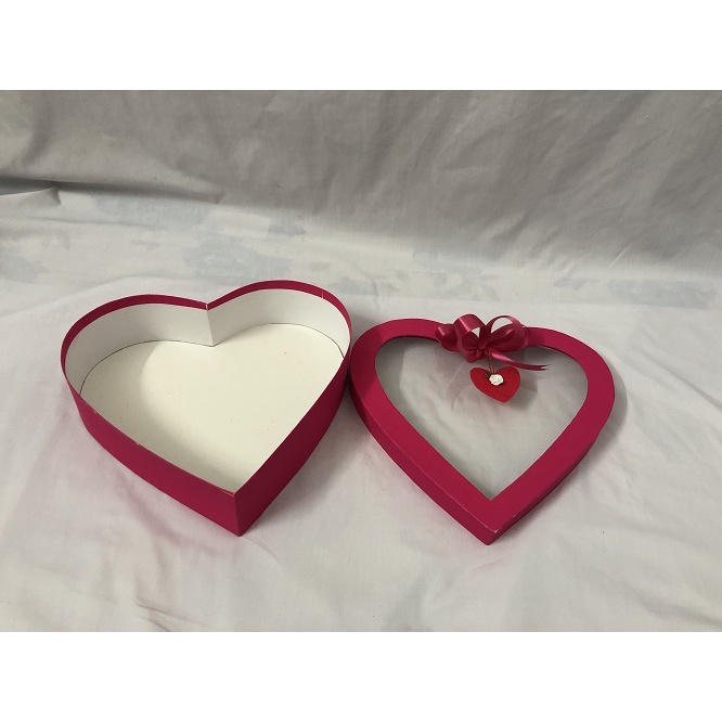Hộp quà trái tim mặt kiếng đường kính 27 cm cao 7 cm/hộp