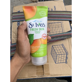 Sữa rửa mặt tẩy tế bào da chết St.Ives 170g