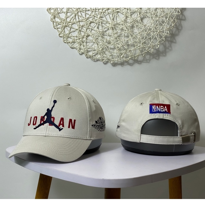 Nón lưỡi trai JORDAN màu Be cá tính dành cho cả nam và nữ full hộp để làm quà tặng
