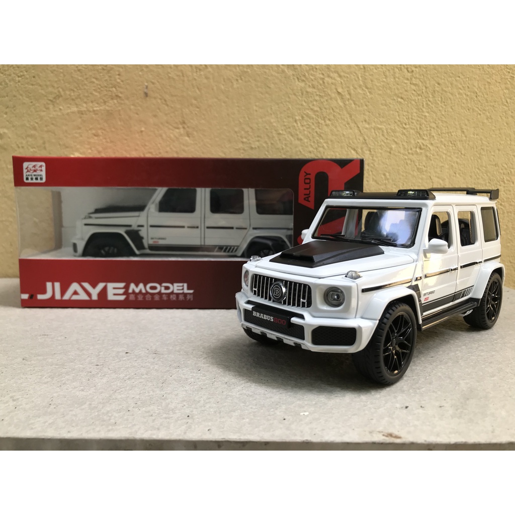 Mô hình xe Mercedes BRABUS G800 1:24
