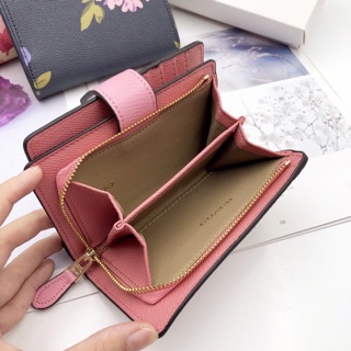 VÍ COACH NẮP GÀI HOA