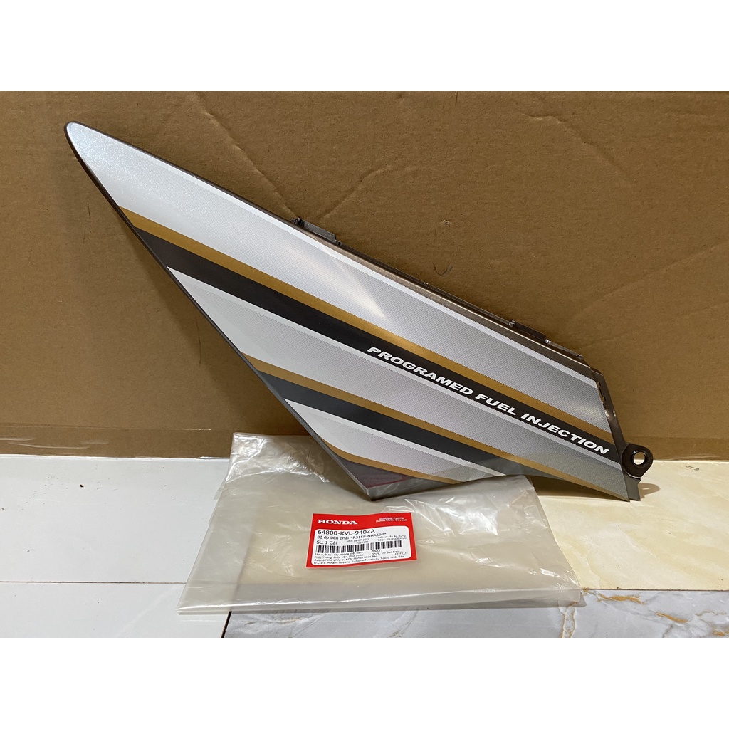 Bộ ốp cốp bên phải - ốp trung tâm HONDA FUTURE NEO Fi năm 2006-2007 màu Đen. *R-315P,NH-A69P* 64800KVL940ZA