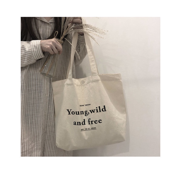 Túi tote in chữ 'Young, wild and free' MODI MD360