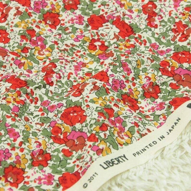 SALE- Áo dài hoa nhí kèm quần dài trắng