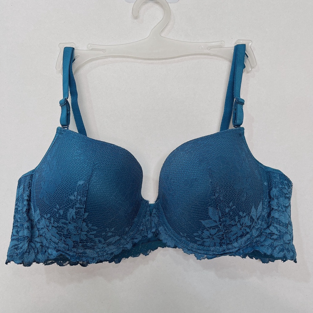 Áo ngực nữ ren cài trước nâng ngực Lovely 551 có gọng mút đúc mỏng cúp xéo size 34-36-38-40-42