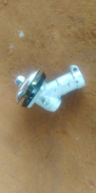 Đầu bò ráp máy phát cỏ