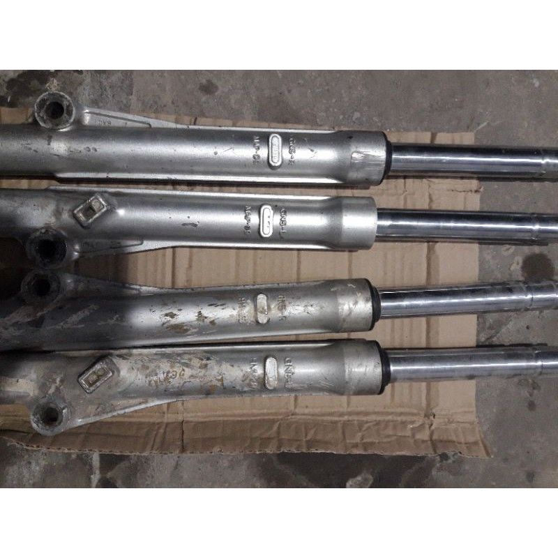 Cặp phuột trước super dr hay dream.rin rã xe.nguyên xi.có trầy.