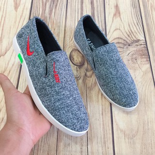 Giầy lười vải nam thêu logo đỏ vải xám( Chất Store )