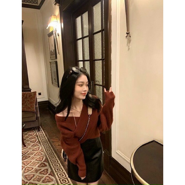 SET ÁO CHÉO ĐỎ + CHÂN VÁY ĐEN