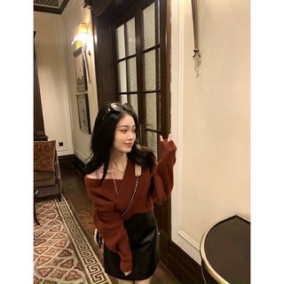 SET ÁO CHÉO ĐỎ + CHÂN VÁY ĐEN