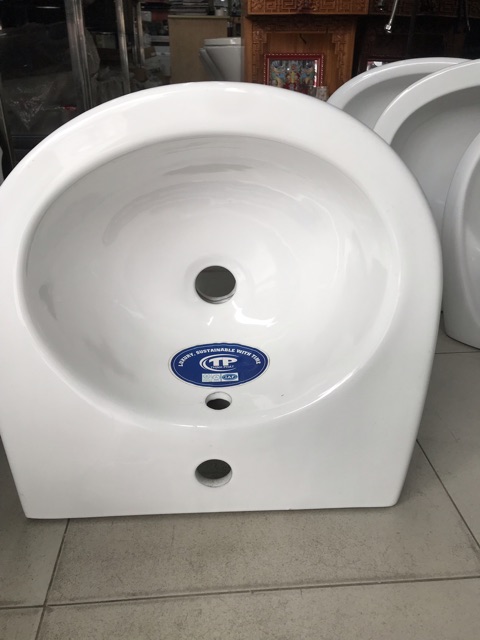 Lavabo treo tường Minh thịnh , chậu rửa mẶt giá rẻ hàng việt nam kích thước nhỏ phù hợp nơi chật hẹp