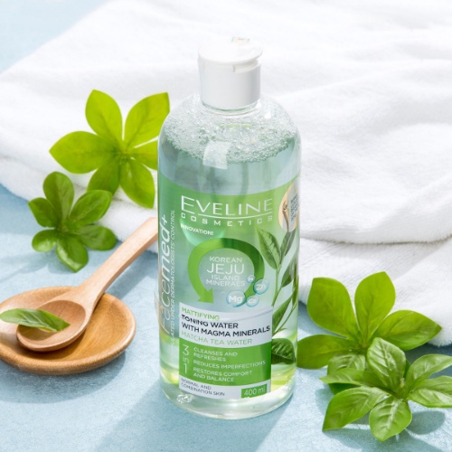 Nước hoa hồng kiềm dầu với khoáng chất Magma và trà xanh EVELINE Facemed 400ml