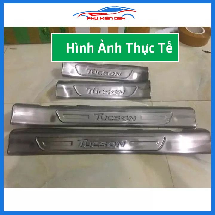 Bộ ốp bậc cửa trong ngoài nẹp bước chân Tucson 2016-2017-2018-2019-2020-2021-2022 Inox chống trầy trang trí xe