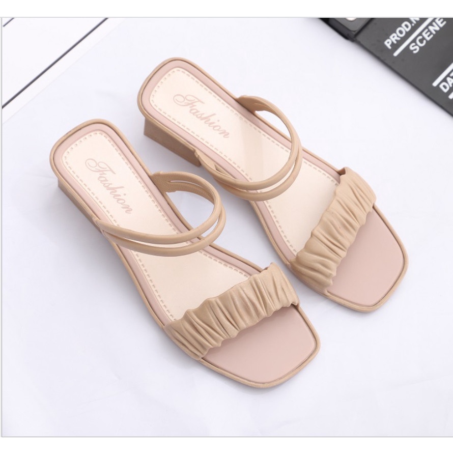 Dép Cao Gót Thanh Lịch Mũi Bằng Đế Vuông Dáng Hàn Quốc 2 Màu Đen-Kem Cao Cấp PT75